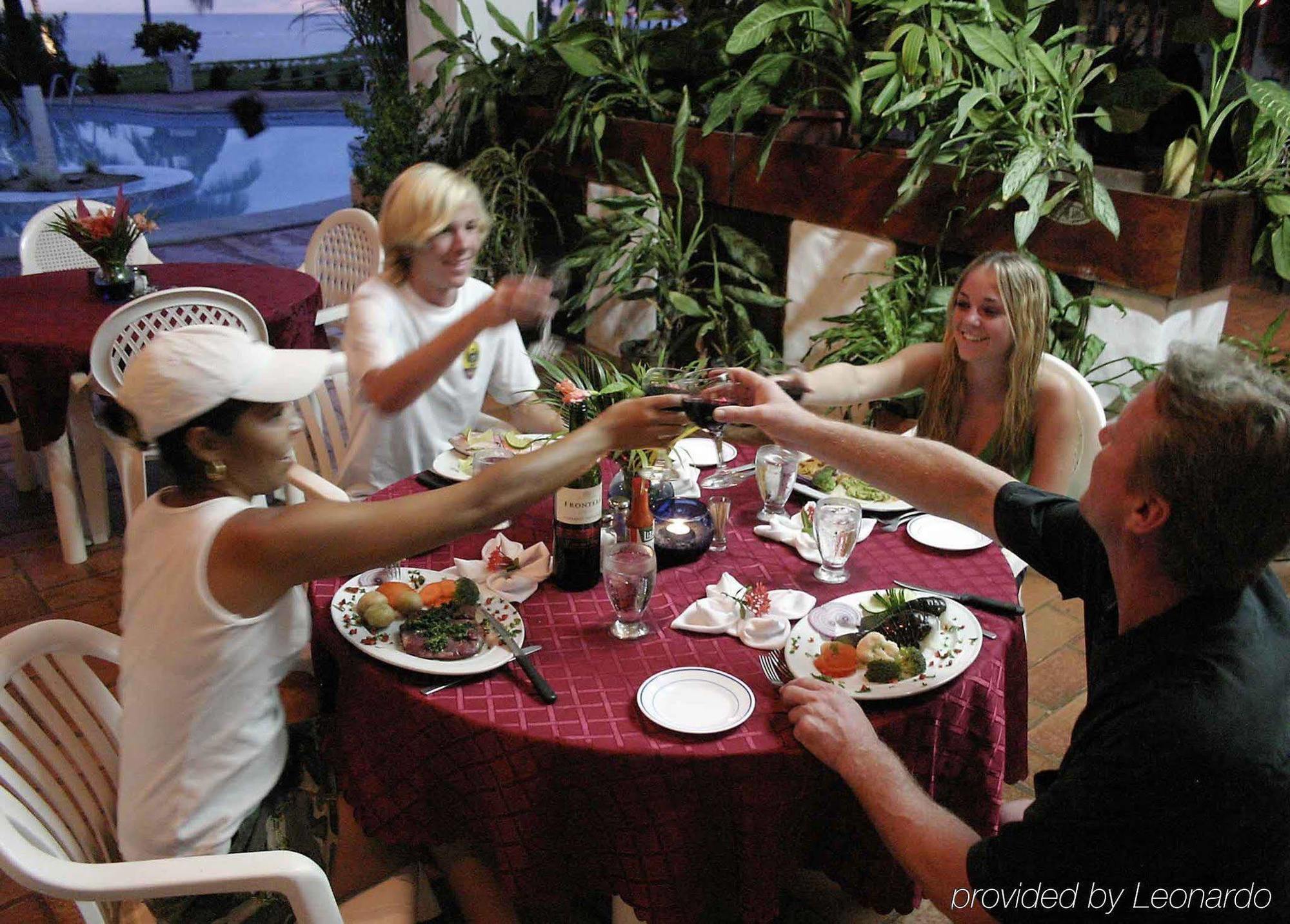 Hotel Iguanazul Playa Junquillal Restaurant photo